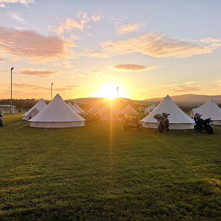 Nine Yards Bell Tents At The Tt - Castletown Eksteriør bilde